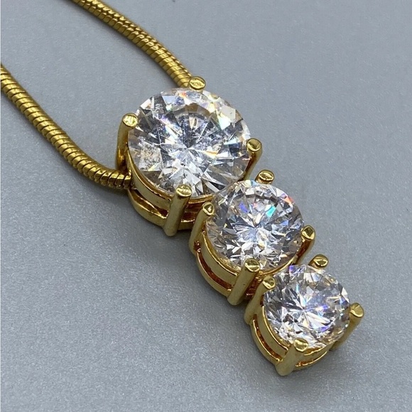 Nolan Miller Korea Gold Tone Swarovski Crystals Pendant & Chain 17” Necklace - Picture 3 of 8